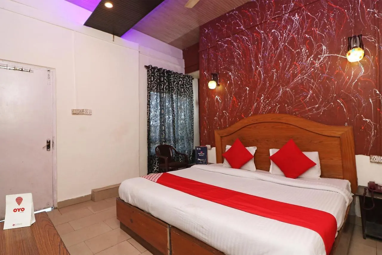 Oyo 73902 Vyttila Residency Hotel Kochi 3*,