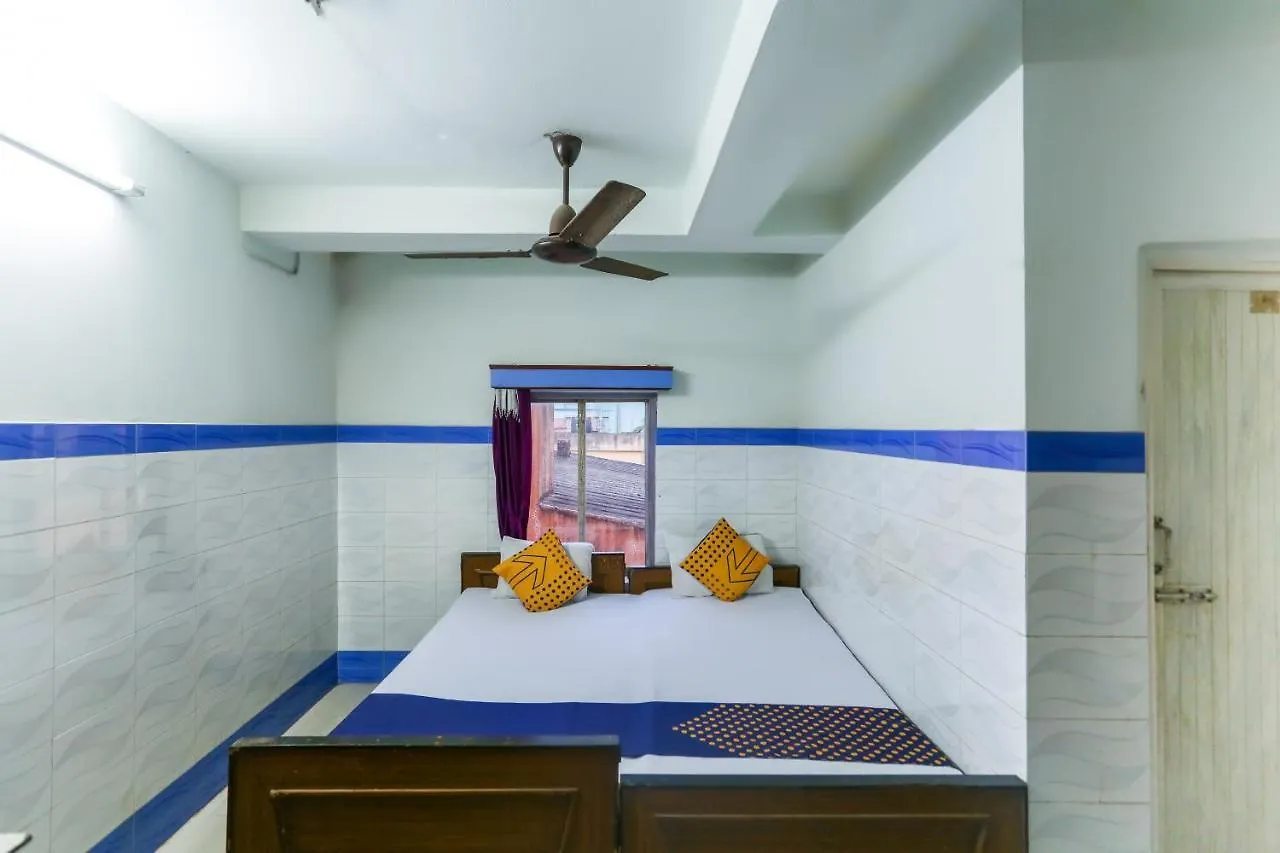 Oyo 73902 Vyttila Residency Hotel Kochi India