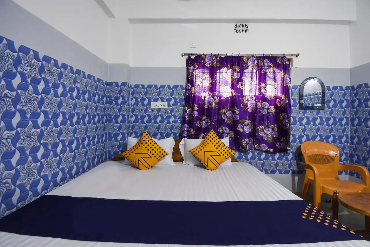 Oyo 73902 Vyttila Residency Hotel Kochi 3*,  India